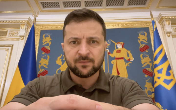 Дозволити чоловікам без військового досвіду виїжджати за кордон неможливо, поки не закінчиться воєнний стан, - Зеленський
