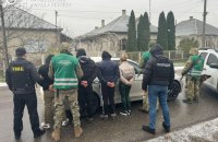На Закарпатті затримали групу підозрюваних у незаконному переправленні осіб через кордон