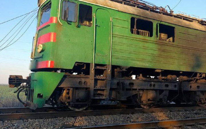 Росіяни вдарили безпілотником по електровозу на Дніпропетровщині