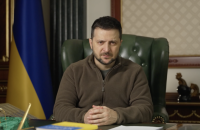 Дякую всім, хто попри постійні російські обстріли робить усе, щоб українці могли жити нормально, - Зеленський