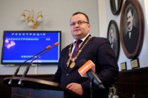 Мэр Черновцов призвал Раду назначить внеочередные выборы в горсовет