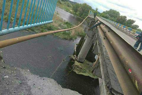 У Харківській області обвалився міст через Сіверський Донець