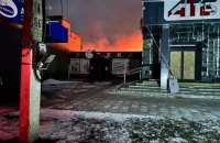 Унаслідок ворожих обстрілів Харківщини пошкоджені будинки, супермаркет і адміністративна будівля