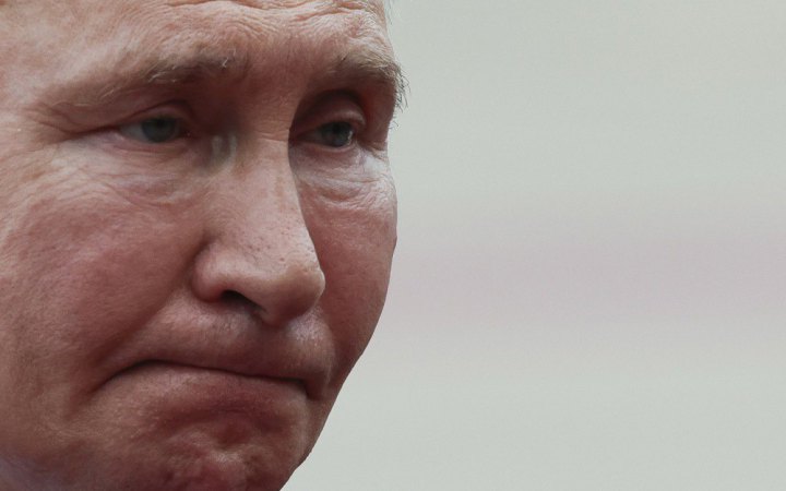 Глава британської розвідки: Путін «відкусив більше, ніж може проковтнути» та недооцінив українців у війні
