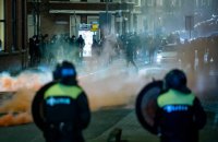 В Нидерландах продолжаются акции против локдауна, более 180 задержанных