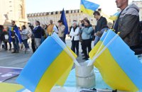 Більшість українців вважають, що демократична система важливіша, ніж сильний лідер, – опитування