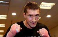 Сенченко выиграл у Брука "дуэль взглядов"
