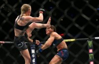Шевченко с одного удара отправила в глубокий нокаут соперницу на турнире UFC 238 в США