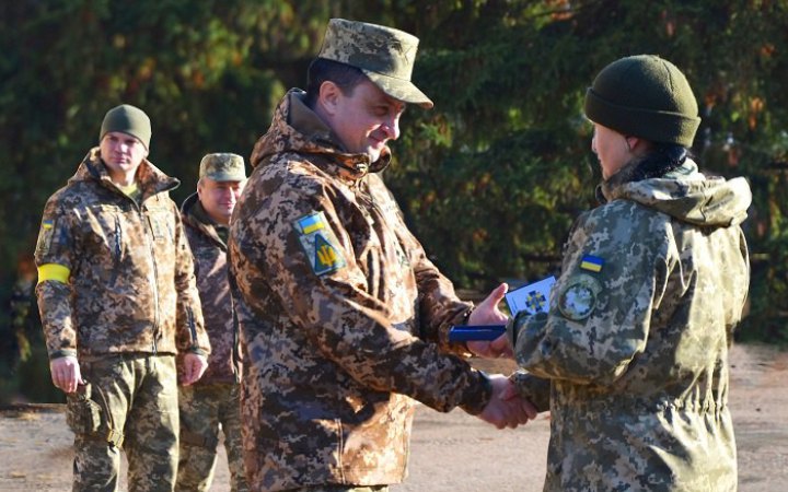 Командувач повітряних сил нагородив захисників неба на півдні країни