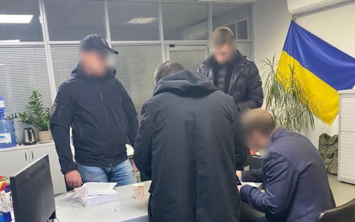 Столичні митники вимагали хабарі за безперешкодне розмитнення товарів, - ОГ