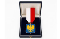 ​У Польщі активісти вирішили нагородити Зеленського і український народ власним орденом