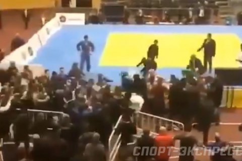 В России на турнире по дзюдо произошла массовая драка