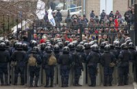 Мітингувальники в Донецьку вимагають передати всю повноту влади "губернатору" Губарєву