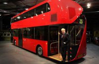 Мэр Лондона представил новые двухэтажные автобусы
