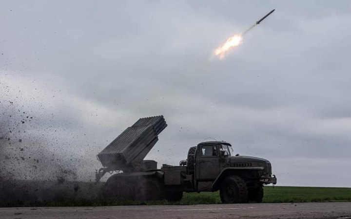 На Лиманському, Бахмутському та Мар’їнському напрямках українські бійці відбили близько 50 атак окупантів, - Генштаб