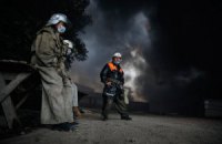 ДСНС має намір всю ніч гасити пожежу на нафтобазі під Васильковом
