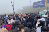На Львівщині ФОПи на знак протесту перекривали рух на міжнародних трасах
