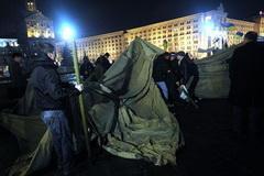 Волынец и Парубий - дежурные по Майдану на эту ночь