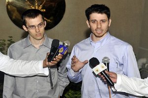 Чавес ходатайствовал за освобождение двух американцев из иранской тюрьмы