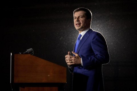 ​Пит Буттиджич выиграл праймериз Демпартии США в Айове