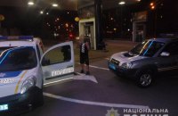 У Києві чоловік погрожував підірвати гранату на АЗС