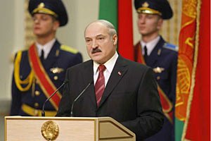 Лукашенко готовится к введению чрезвычайного положения