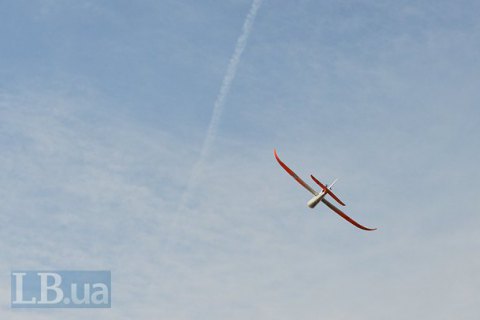 Украинские военные сбили на Донбассе дрон боевиков, оснащенный осколочной взрывчаткой