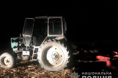 В Черновицкой области пьяный тракторист наехал на пятилетнюю девочку