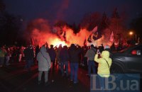 Активисты устроили автопробег в "Феофанию", чтобы объявить свои требования Зеленскому