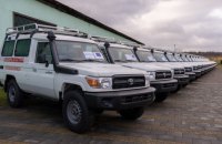 ВООЗ передала Україні 26 автомобілів “швидких”