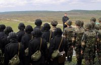 Янукович отменил срочную службу в армии