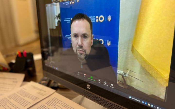 Шкарлет закликав усі заклади освіти перейти на дистанційку до кінця тижня