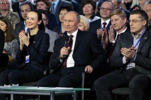 Путин возглавил общественное движение "Народный фронт - за Россию"