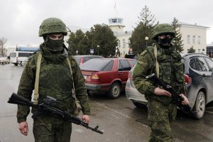 Российские солдаты захватывают командный пункт аэродрома в Новофедоровке