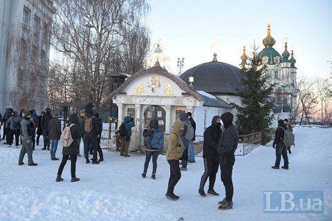 Окружной суд перенес заседание по часовне УПЦ МП на фундаменте Десятинной церкви