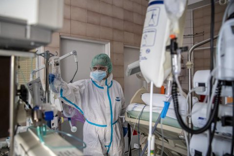 НСЗУ назвала стоимость лечения одного пациента с коронавирусом