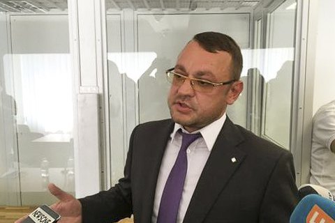 Адвокат Януковича, читавший речь 35 часов, госпитализирован 