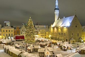 В Таллине упала главная елка