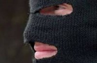 В Киевской области 30 вооруженных людей напали на охранников частного предприятия