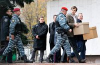 В ЦИК привезли протоколы еще 24 окружкомов