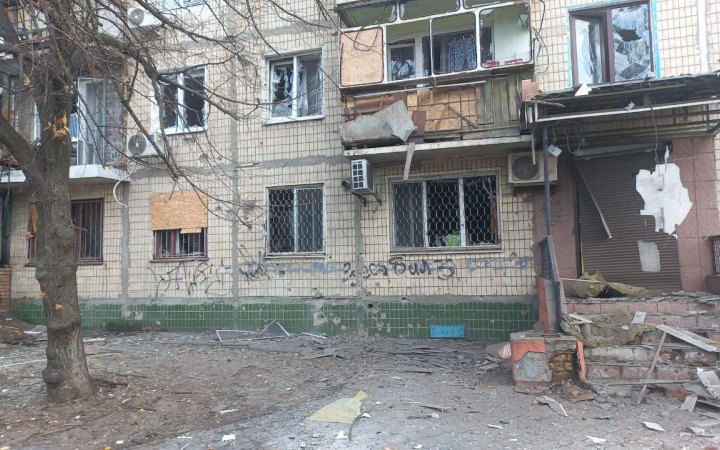 Унаслідок ворожого обстрілу Нікополя є влучання у підприємство, загинула жінка (оновлено)