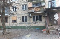 Унаслідок ворожого обстрілу Нікополя є влучання у підприємство, загинула жінка (оновлено)