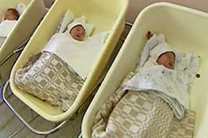 Мировой финансовый кризис негативно влияет на рождаемость, - ученые