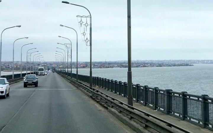 В Миколаєві перевернулась вантажівка з олією (уточнено)