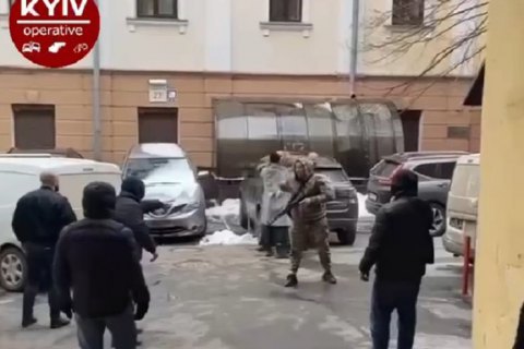 В центре Киева снова произошла стрельба возле обменника, полиция задержала 14 человек (обновлено)