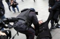 У Росії затримують учасників акцій на підтримку обвинувачених в екстремізмі