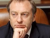 Лавринович не может запретить чиновникам приводить во власть детей