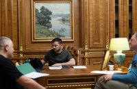 Зеленський попередив Макрона про російські провокації на ЗАЕС 