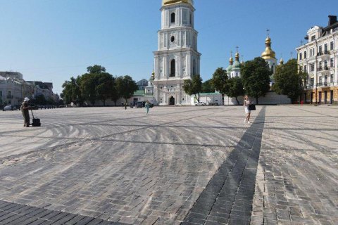 "Представьте такое у Нотр-Дама": Ткаченко раскритиковал дрифт на Софийской площади в Киеве 