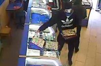 В Новограде-Волынском задержали пятерых налетчиков на ювелирный магазин